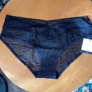 NWT Calvin Klein Hipster Panty - Size L